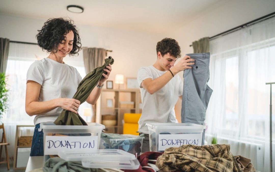 Teamwork Declutter Gratitude & Organization: Decluttering Transforms Mindset